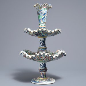 Un milieu-de-table épergne en porcelaine de Chine famille rose, 19ème — photo 4
