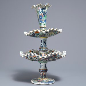 Un milieu-de-table épergne en porcelaine de Chine famille rose, 19ème — photo 5