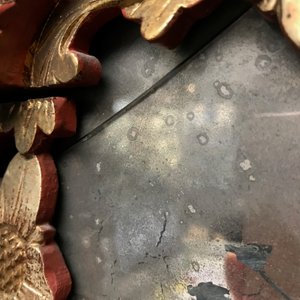 Un mirroir en bois doré et peinture sous verre, Chine, 2ème moitié du 18ème — photo 13
