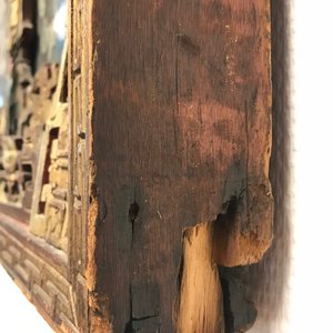 Un mirroir en bois doré et peinture sous verre, Chine, 2ème moitié du 18ème — photo 8