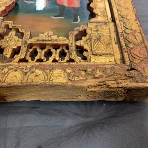 Un mirroir en bois doré et peinture sous verre, Chine, 2ème moitié du 18ème — photo 8