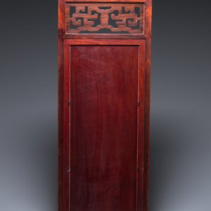 Un mirroir en bois et une chaise pliable, Chine, 19/20ème — photo 3