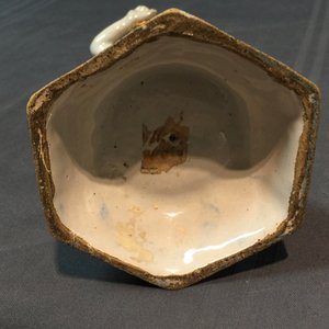 Un modèle allégorique de l'ange de la Renommée en faïence polychrome de Delft, 18ème — photo 13