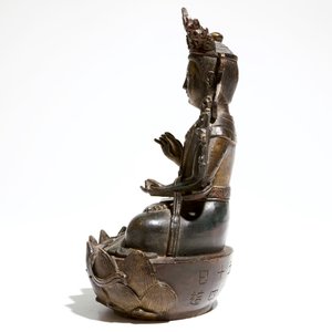 Un modèle de Bodhisattva en bronze, avec date et inscription, Ming — photo 2