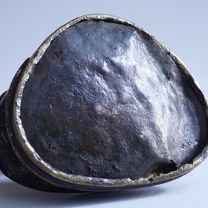 Un modèle de Bouddha assis en bronze doré et un garçon en ivoire sculpté, Chine, 19ème — photo 12