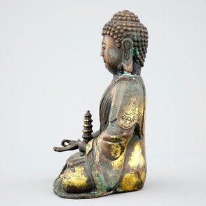 Un modèle de Bouddha assis en bronze doré sino-tibetain, 19ème — photo 2