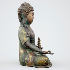 Un modèle de Bouddha assis en bronze doré sino-tibetain, 19ème — photo 4