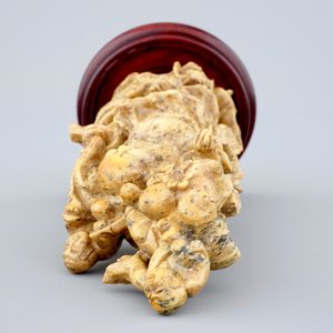 Un modèle de Bouddha avec des garçons en pierre de savon, 19/20ème — photo 5