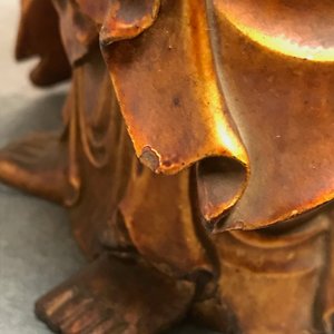 Un modèle de Bouddha debout en bois sculpté et doré, Chine, 18/19ème — photo 17