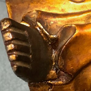 Un modèle de Bouddha debout en bois sculpté et doré, Chine, 18/19ème — photo 23
