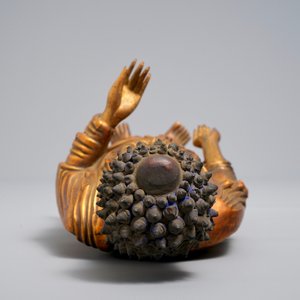 Un modèle de Bouddha debout en bois sculpté et doré, Chine, 18/19ème — photo 6