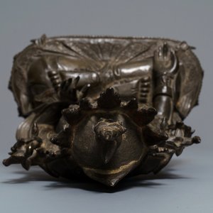 Un modèle de Bouddha en bronze de style Ming, Chine, Qianlong — photo 6