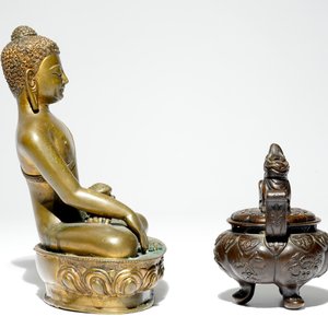 Un modèle de Bouddha en bronze doré et un petit brûle-parfum, Chine, 19ème — photo 5