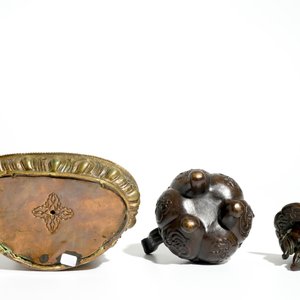 Un modèle de Bouddha en bronze doré et un petit brûle-parfum, Chine, 19ème — photo 7