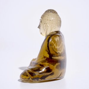 Un modèle de Bouddha en crystal de rocher fumé, Chine, 19/20ème — photo 3