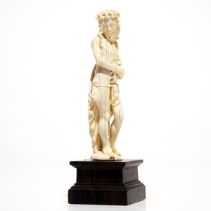 Un modèle de Christ debout en ivoire sculpté, prob. Dieppe, 18/19ème — photo 2