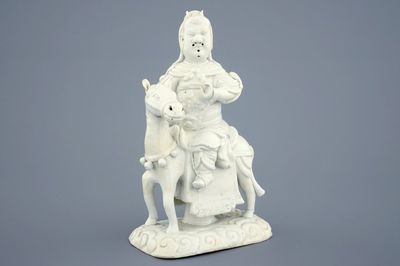 Un modèle de Guandi, Dieu de la guerre, en porcelaine blanc de Chine de Dehua, Dynastie Ming, Chongzhen (1627–1644)
