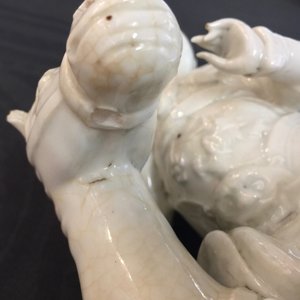 Un modèle de Guandi, Dieu de la guerre, en porcelaine blanc de Chine de Dehua, Dynastie Ming, Chongzhen (1627–1644) — photo 11