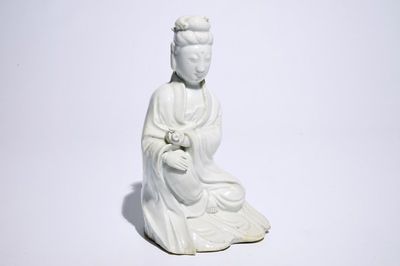 Un modèle de Guanyin en porcelaine blanc de Chine de Dehua, 18/19ème