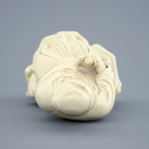 Un modèle de Guanyin en porcelaine blanc de Chine de Dehua, 18ème — photo 5