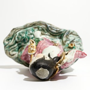 Un modèle de Liu Hai et le crapaud en porcelaine de Chine famille rose, 20ème — photo 6