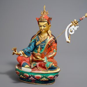 Un modèle de Padmasambhava en bronze doré et polychromé, Sino-Tibet, 20ème — photo 6