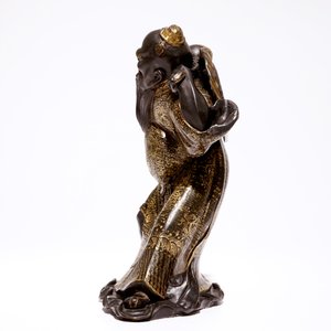 Un modèle de Shou Lao en porcelaine de Chine avec dorure sur fond noir, 19/20ème — photo 5