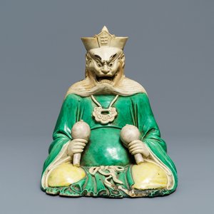 Un modèle de Yanluo en biscuit émaillé vert, Kangxi — photo 1