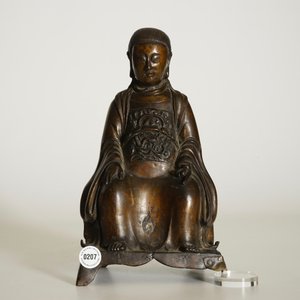 Un modèle de Zhenwu assis en bronze, Ming — photo 9