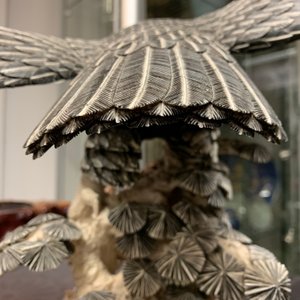 Un modèle d'un aigle au serpent en ivoire sculpté, Chine, vers 1930 — photo 15