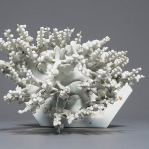 Un modèle d'un arbre en porcelaine blanc de Chine, Kangxi — photo 6