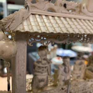 Un modèle d'un bateau dragon en ivoire sculpté sur socle en bois, Chine, 19ème — photo 27
