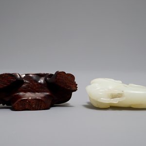 Un modèle d'un bélier en jade sculpté sur socle en bois, 19ème — photo 7