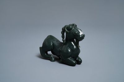 Un modèle d'un bélier en jade vert épinards, Chine, 19/20ème