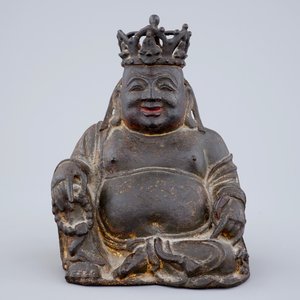 Un modèle d'un Bouddha couronné en bronze lacqué et doré, Chine, Dynastie Ming — photo 2
