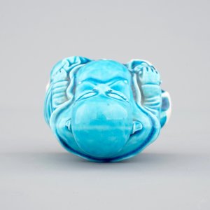 Un modèle d'un bouddha en porcelaine de Chine monochrome turquoise, Kangxi — photo 6