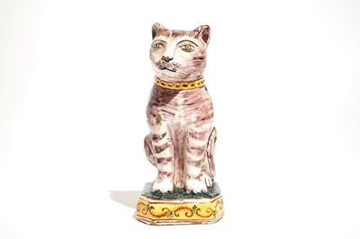 Un modèle d'un chat en faïence de Delft, 19ème