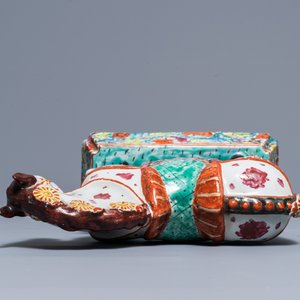 Un modèle d'un cheval sur base en faïence de Delft polychrome petit feu, 18ème — photo 7