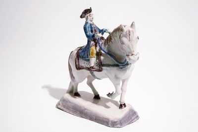 Un modèle d'un chevalier en faïence polychrome, Delft ou le Nord, 18ème