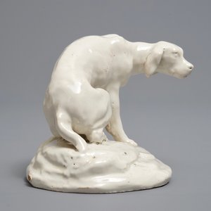 Un modèle d'un chien en faïence blanche de Delft, 18ème — photo 5