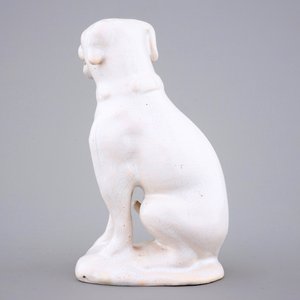 Un modèle d'un chien en faïence blanche de Delft, 18ème — photo 4