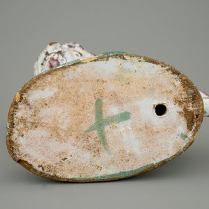 Un modèle d'un chien en faïence polychrome de Bruxelles, 18ème — photo 6