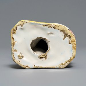 Un modèle d'un chien en faïence polychrome de Delft, début du 18ème — photo 9