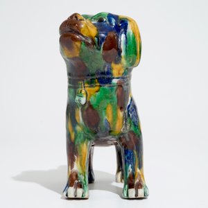 Un modèle d'un chien en porcelaine de Chine de type épinards et oeuf, 19ème — photo 4