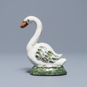 Un modèle d'un cygne en faïence polychrome de Delft, 18ème — photo 2