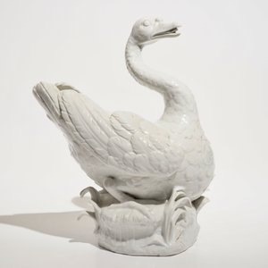 Un modèle d'un cygne en porcelaine de Meissen en style blanc de Chine, Allemagne, 18ème — photo 2