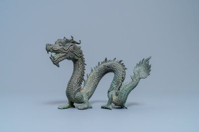 Un modèle d'un dragon en bronze, Chine, 19/20ème
