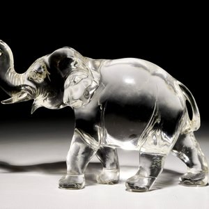 Un modèle d'un éléphant en crystal de rocher, signé, Chine, 19/20ème — photo 2