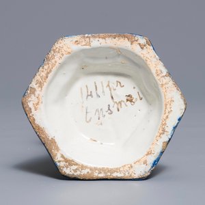 Un modèle d'un gondolier de la  Commedia dell'arte en faïence polychrome de Delft, 18ème — photo 6