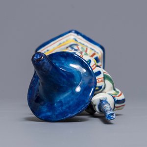 Un modèle d'un gondolier de la  Commedia dell'arte en faïence polychrome de Delft, 18ème — photo 7